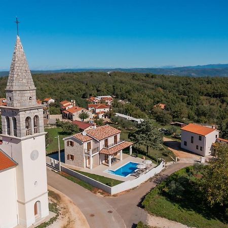 Villa Atop The Village With Stunning View Vizinada Exterior photo