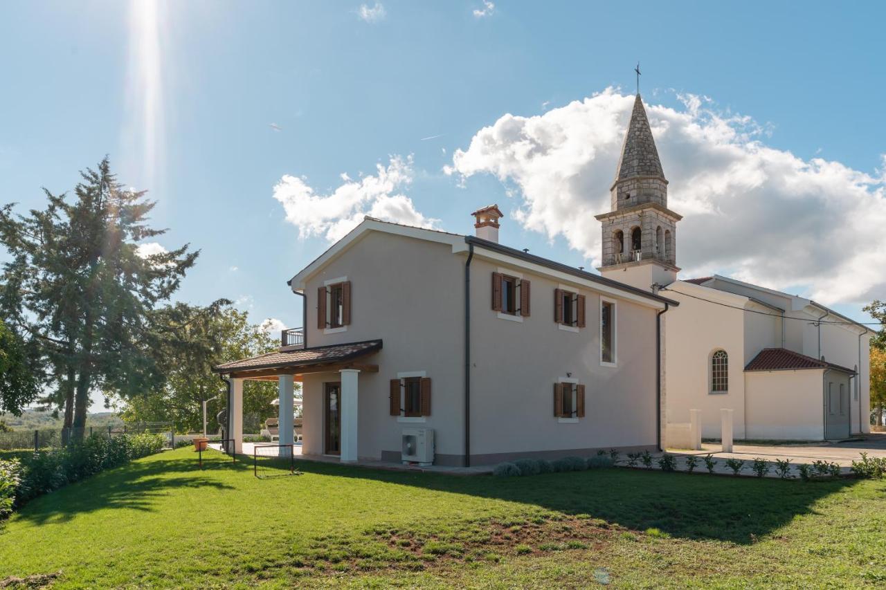 Villa Atop The Village With Stunning View Vizinada Exterior photo